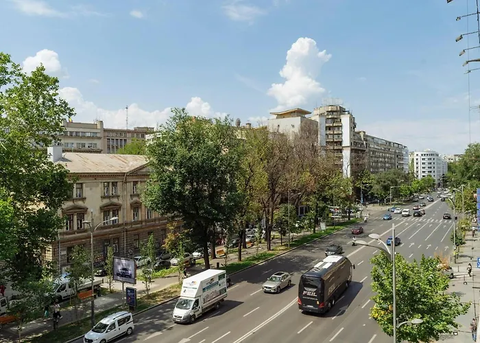 Harmony - Square Apartment *